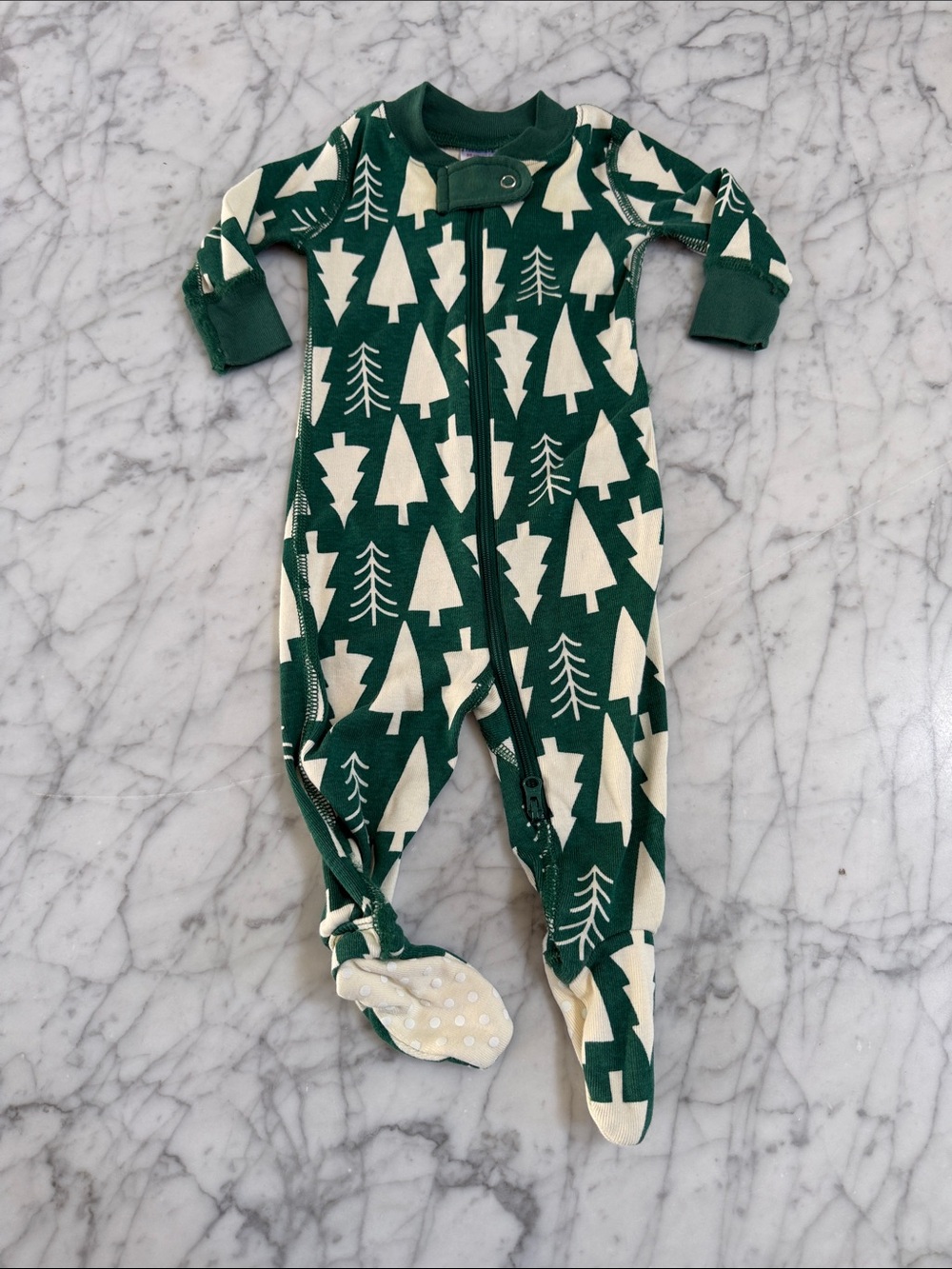 Hanna Andersson Sz 0-3 Mo Christmas Tree Print Footed One-Piece Pajama